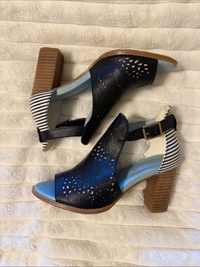 L’Artiste Spring Step Open-Toe Cutout Block Heel Sandals - Black & White Size 38